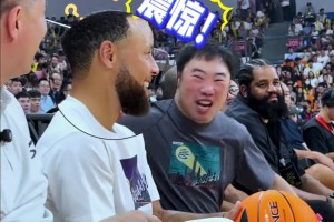 这剧本不错！库里喜提“粤BA”生涯首个进球